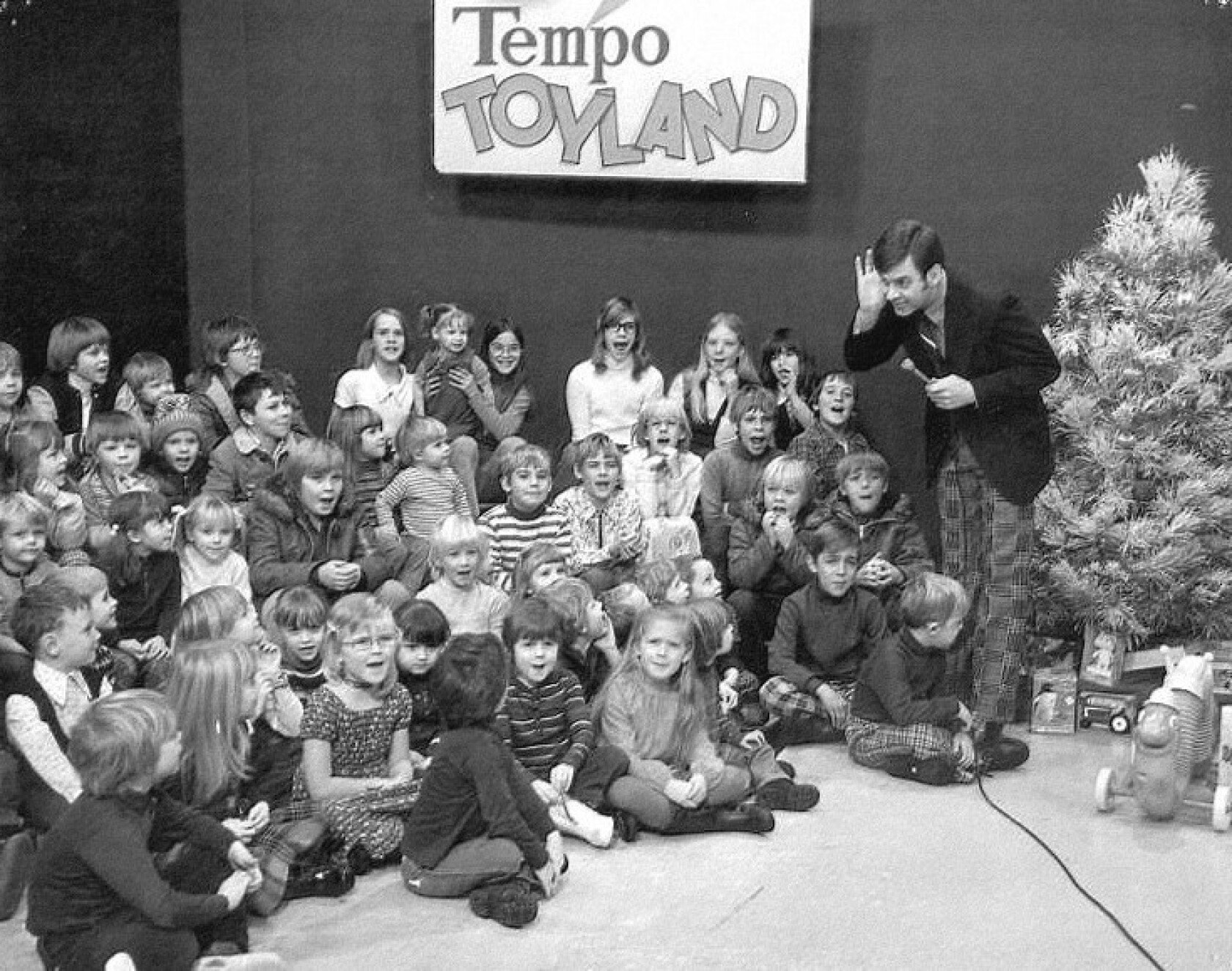 Jack Sand Former WDAY Weatherman And Beloved Magician Dies At Age 82 jack-sand-former-wday-weatherman-and-beloved-magician-dies-at-age-82